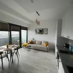 Miodowy W Hanza Tower -sauna&pool שצ'צ'ין
