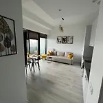 Miodowy W Hanza Tower -sauna&pool דירה שצ'צ'ין