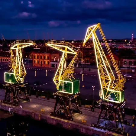 Miodowy W Hanza Tower -sauna&pool