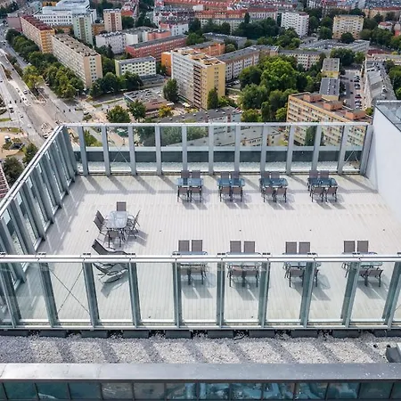 Apartment Miodowy W Hanza Tower -sauna&pool