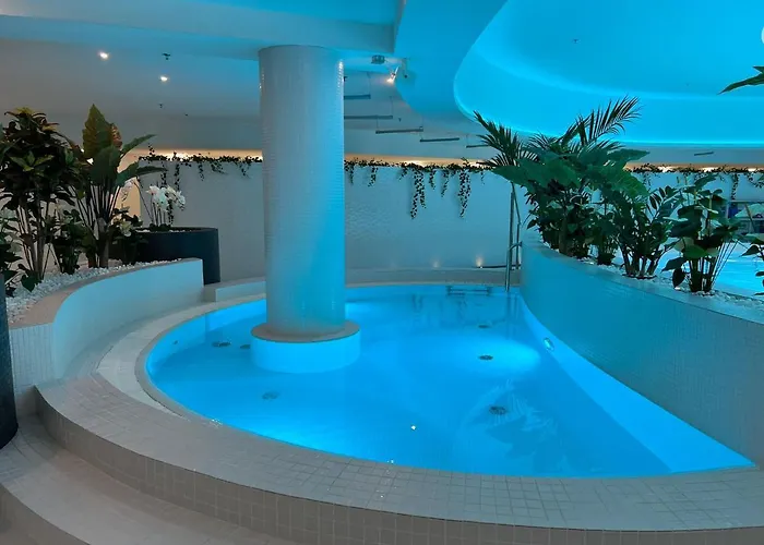 Miodowy W Hanza Tower -sauna&pool